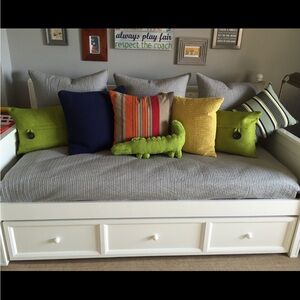 Pottery Barn Kid/Teen Coverlet and Euro Shams-LIKE NEW